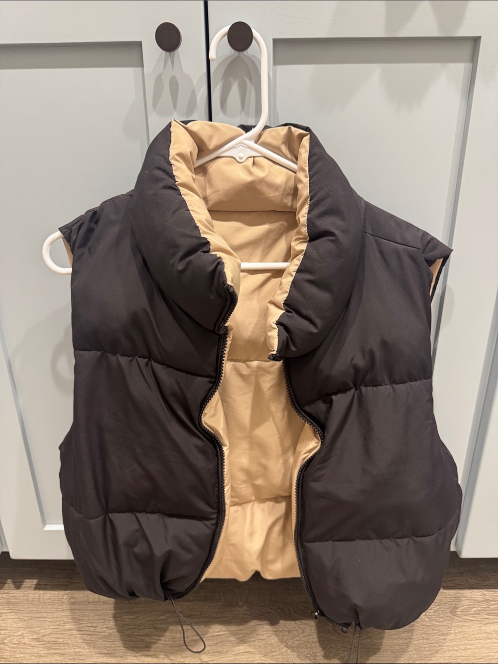 Reversible Puffer Vest in Black and Beige